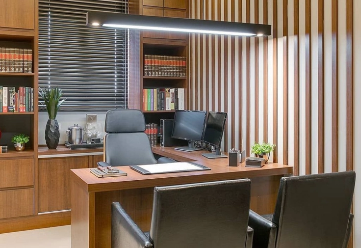 современный дизайн маленького офиса